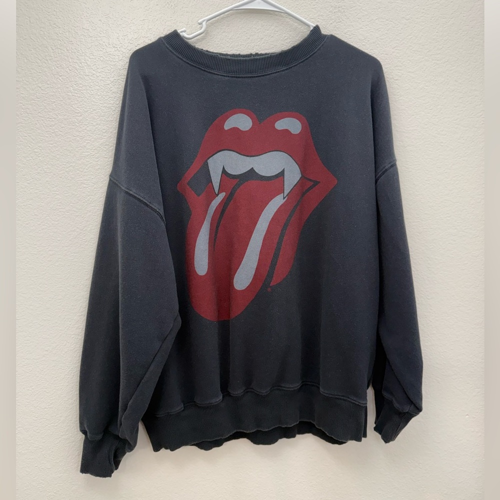 American Eagle Halloween Rolling Stones Vampire Teeth Crewneck Sweatshirt Medium - Picture 3 of 8